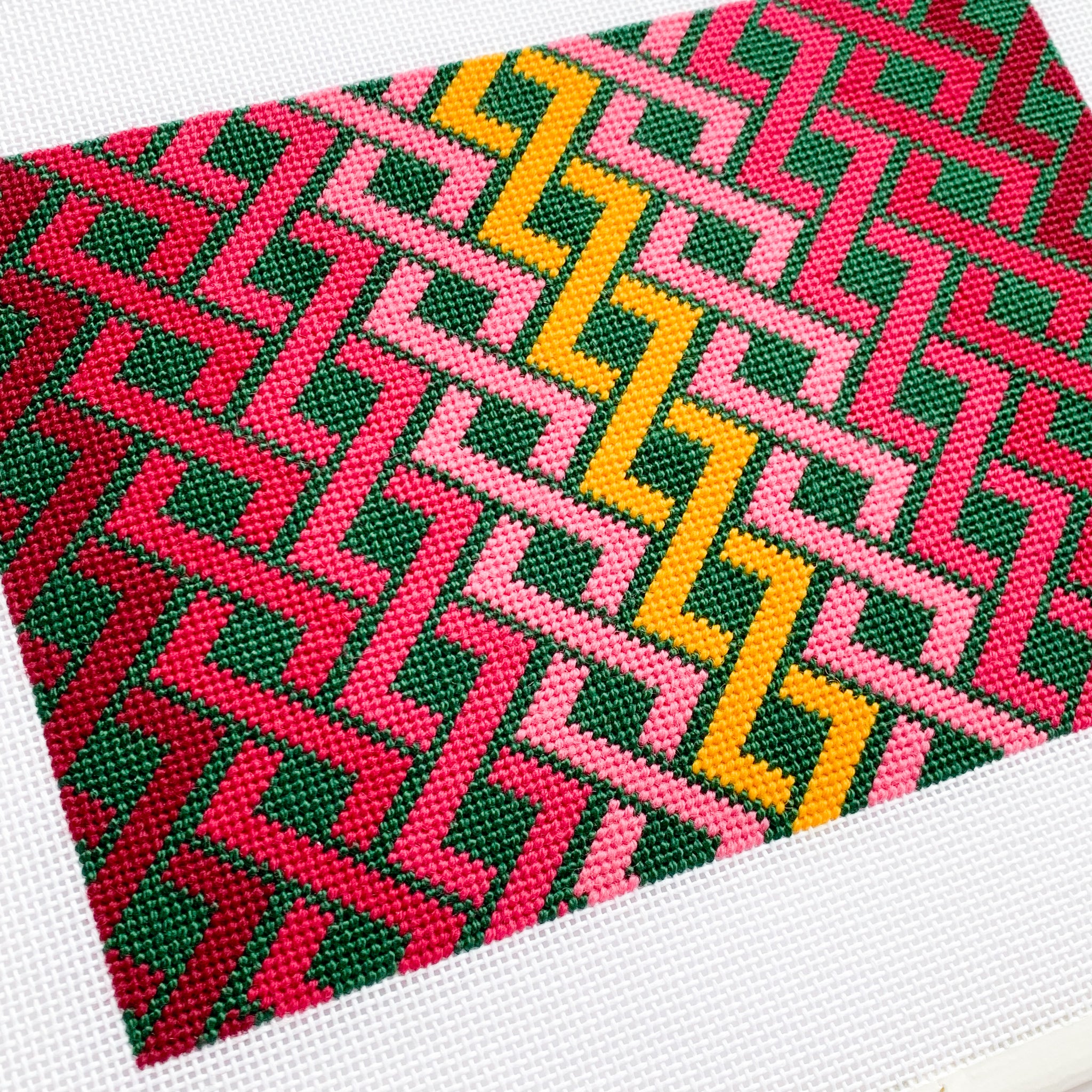 Hicks Braid Clutch Needlepoint Canvas - Pink – Jeni Sandberg Needlepoint